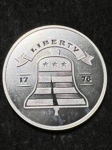 lot 78 image: 1 TROY OZ .999 FINE SILVER LIBERTY ROUND