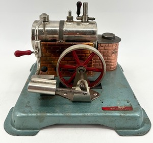 lot 4 image: Vintage Tin Toy Steam Engine Model Made in USA