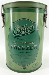 lot 10 image: Casco 2 Qt Vintage Vacuum Ice Cream Freezer Canister