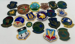 lot 43 image: Collection of 19 Vintage Military and Air Force Patches