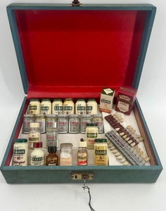 lot 56 image: Vintage Caulk Dental Restoration Kit with Kadon and Syntrex Bottles in Case