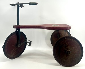 lot 63 image: Vintage Tot-Bike Tricycle by The Tot Toy Manufacturing Co.