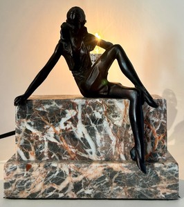 lot 111 image: Art Deco Style Marble Base Table Lamp with Female Figure