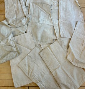 lot 132 image: Lot of 16 Canvas Bank Cash Bags in Assorted Sizes