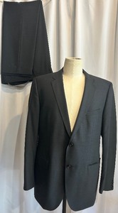 lot 161 image: Hugo Boss Mens Two-Piece Black Suit Jacket and Pants - 44R