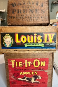 lot 178 image: Set of 3 Vintage Wooden Fruit Crates with Branding