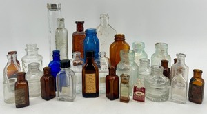 lot 179 image: Collection of 25 Vintage Glass Bottles in Assorted Styles and Colors