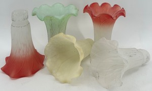 lot 182 image: Set of 5 Vintage Mercury Glass Lamp Shades with Ruffled Edges