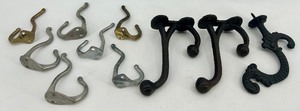 lot 266 image: Assorted Vintage Metal Wall Hooks and Cast Iron Coat Hooks Lot