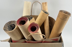 lot 283 image: Collection of Vintage Decorative Wallpaper Rolls with Floral and Patterned Designs SEE ALL PHOTOS