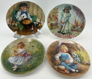 lot 313 image: Set of 4 Mother Goose Collector Plates by John McClelland RECO Limited Edition