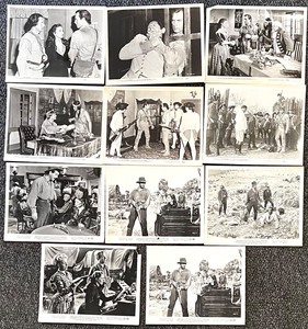 lot 217 image: Collection of Vintage 1950s Western Movie Lobby Cards - The Pathfinder & Passage West