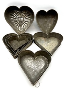 lot 333 image: Set of 7 Vintage Heart-Shaped Metal Cake Pans and Molds