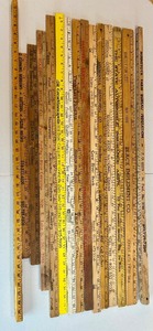 lot 390 image: Collection of 27 Vintage Advertising Yardsticks