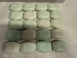 lot 133 image: 20x Lever 2000 Bar Soap-Bulk Package