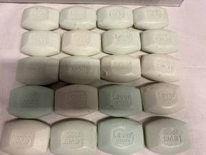 lot 134 image: 20x Lever 2000 Bar Soap-Bulk Package
