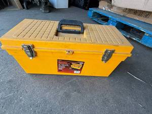 lot 7 image: Popular Mechanics Tool Box