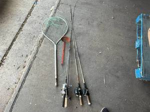 lot 12 image: Fishing Rods, Net & Scoop
