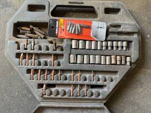 lot 14 image: Sockets & Screw Driver Bits in Case