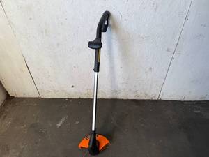 lot 29 image: Torelli 9 Weed Whip