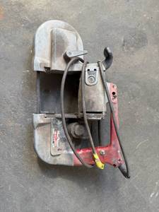 lot 17 image: Milwaukee Heavy Duty Portable Band Saw