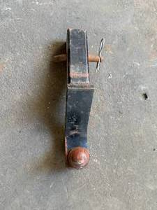 lot 39 image: Receiver Hitch wBall