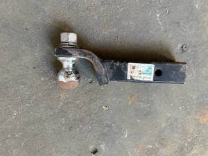 lot 40 image: Receiver Hitch wBall