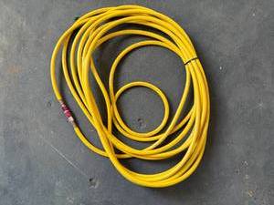 lot 44 image: 38 x50ft Almost New Air Hose