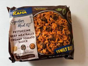lot 450 image: EE. Fettuccine Beef Meatballs Creamy Tomato Sauce