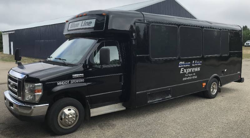 lot 1 image: 2014 Ford E450 23 Passenger Shuttle Bus