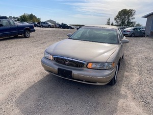 lot 15 image: 2001 Buick Century