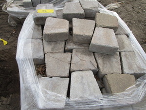 lot 31 image: Retaining Block