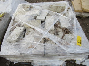 lot 81 image: Pavers Tupelo Tumbled Cobble