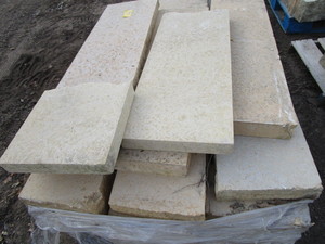 lot 89 image: Wall Block