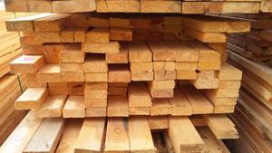 lot 17 image: Cull Lumber 2 x 4 (Approx 75).