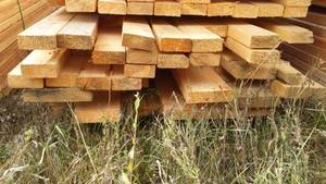 lot 18 image: Cull Lumber 2 x 4 (Approx 75).