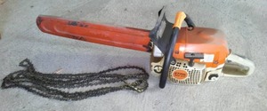 lot 512 image: Stihl Chain Saw, 18 in. Bar, with Extra Chains (4).