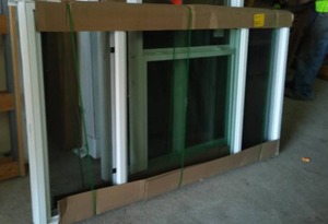 lot 523 image: Thermo Tech White 3 Lite Slider Window.
