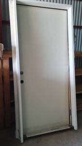 lot 430 image: Bayer Primed 36 in. Exterior Door, Pre-hung.
