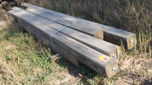 lot 127 image: 6 x 6 Posts (8) Approx 14 ft. (3) and 10 ft. (5)