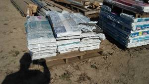 lot 141 image: Timber Line Shingles (19 bundles) mostly Slate