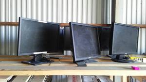 lot 802 image: Monitors (6) Variety of Manuf.