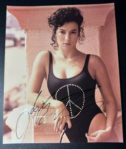 lot 62 image: Jenniffer Tilly Signed 8x10 Photo