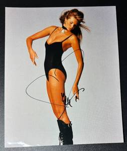 lot 54 image: Elle McPherson Signed 8x10 Photo