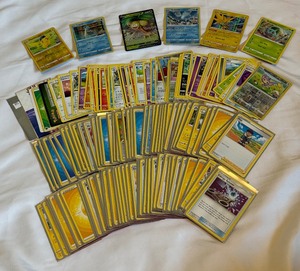 lot 20 image: 135 Pokemon Card Lot