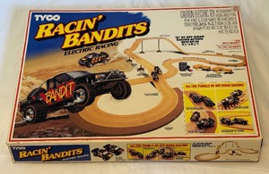 lot 136 image: Vintage Tyco Racin Bandits Electric Racing Cars and Track In Box