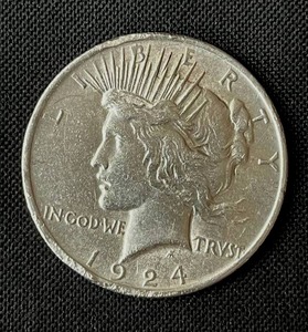lot 17 image: 1924 Peace Dollar