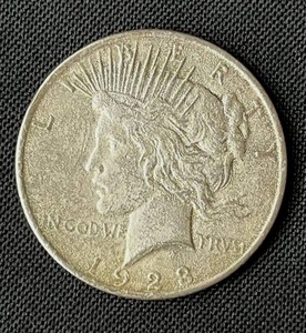 lot 19 image: 1923 Peace Dollar
