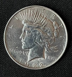 lot 35 image: 1922 Peace Dollar