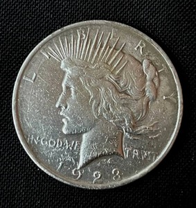 lot 39 image: 1923 Peace Dollar